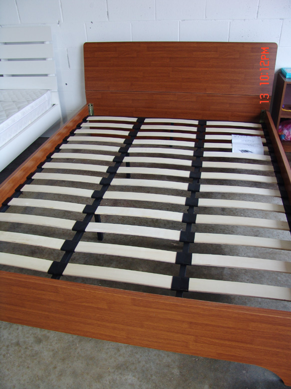 bedframe-brown-001.jpg