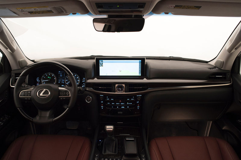 15-08-13-2016-lexus-lx-interior-00001.jpg