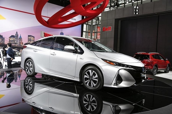 2019-Toyota-Prius-Prime.jpg