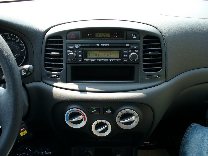 2007 HYUNDAI ACCENT CON.jpg