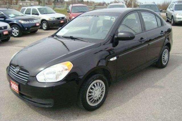 2007-Hyundai-Accent-955610-1-sm.jpg